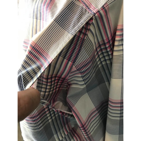 Columbia Performance Fishing Gear Shirt in Pink and Blue Plaid, Size Small - Picture 5 of 7